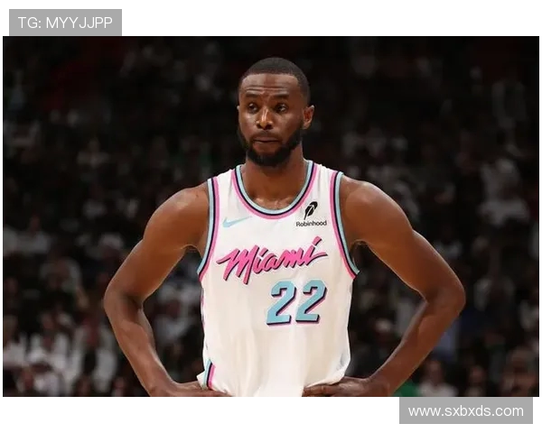 波杰姆斯基赛前与前队友维金斯重聚两人亲密拥抱温情互动